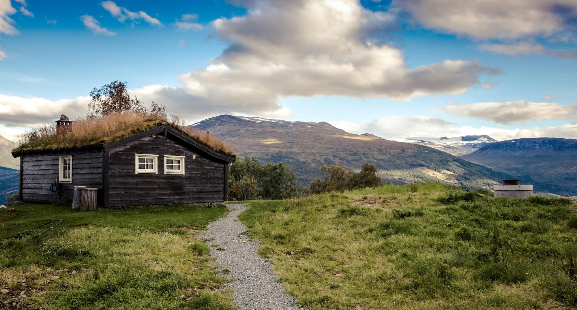 en hytte på et fjell